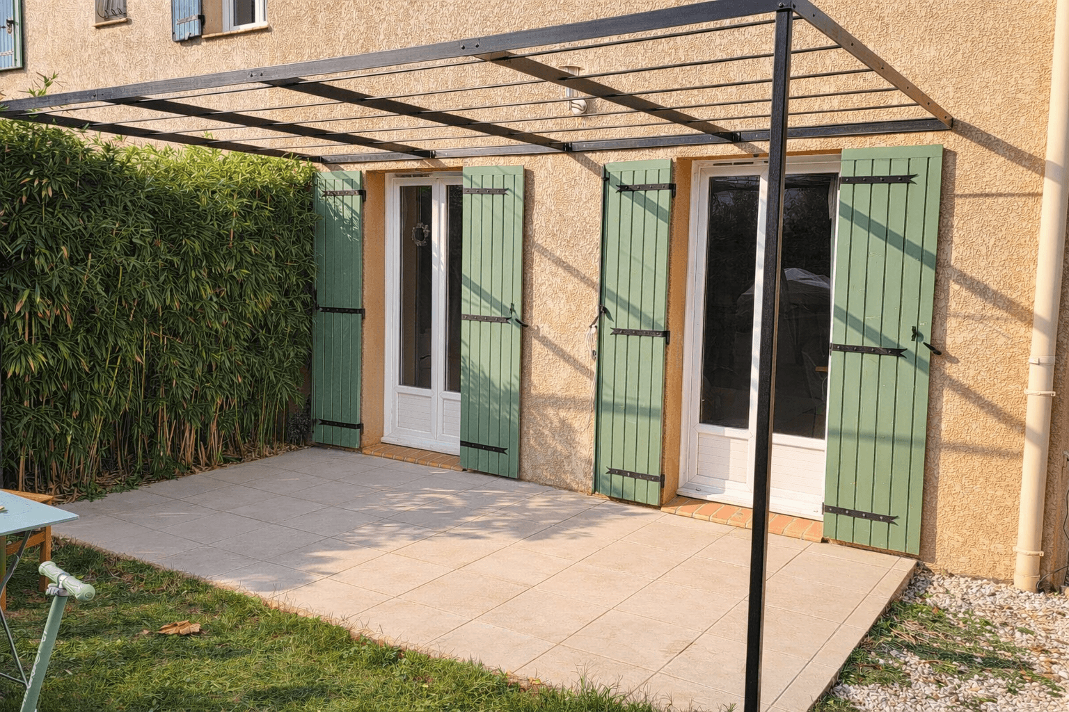 Pergola en acier — Ferronnerie Simon à Pernes-les-Fontaines (84)